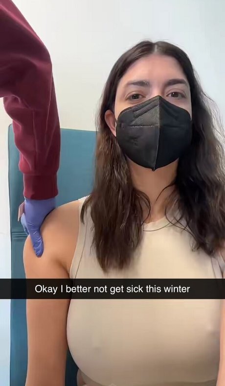 Rachel Levin model naked images