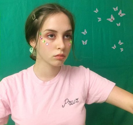 Mica Tenenbaum star pretty photos