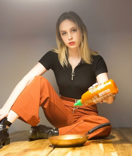 Mica Tenenbaum nudes star image