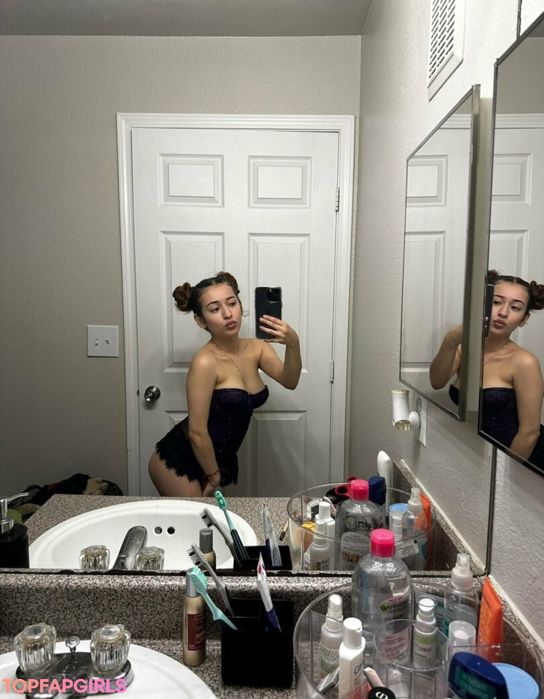 tinyrissy pornstar beautiful pic
