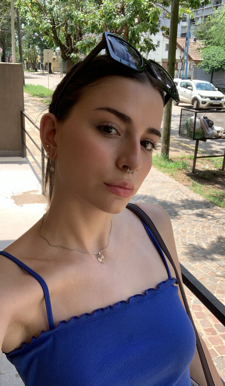 lolalala23 top profile image