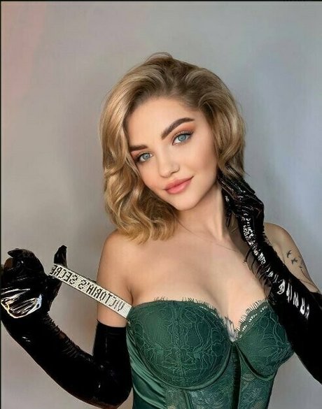 lolalala23 naked model image