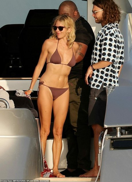 Sienna Miller model galleries