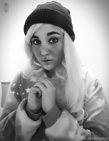 petiteeprincess model pornographic pics