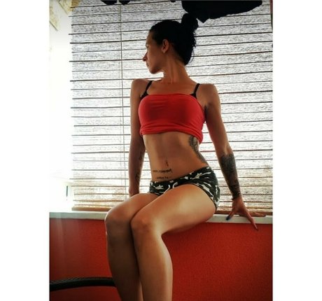 sisters onlyfans art porn gallery