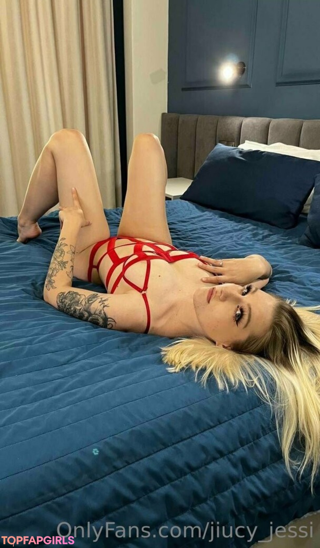 hottest milf onlyfans top picture