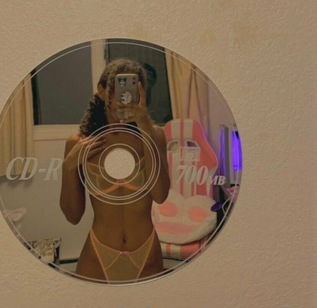 kourtneyrose7free art model photo