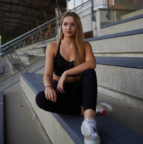 melaniehfl star nudes image