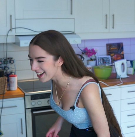 MissMikkaa perfect pornstar galleries