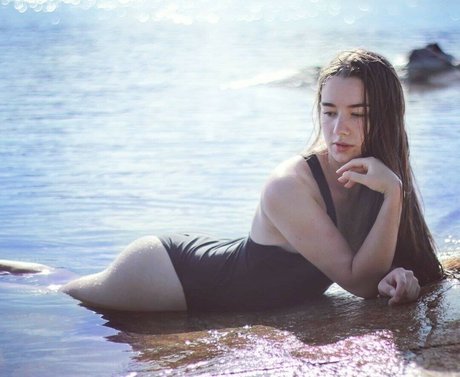 MissMikkaa model porn galleries