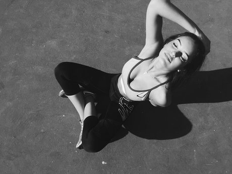 Noam Alon nude star images