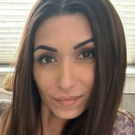 aliinwunderland nudes model pic