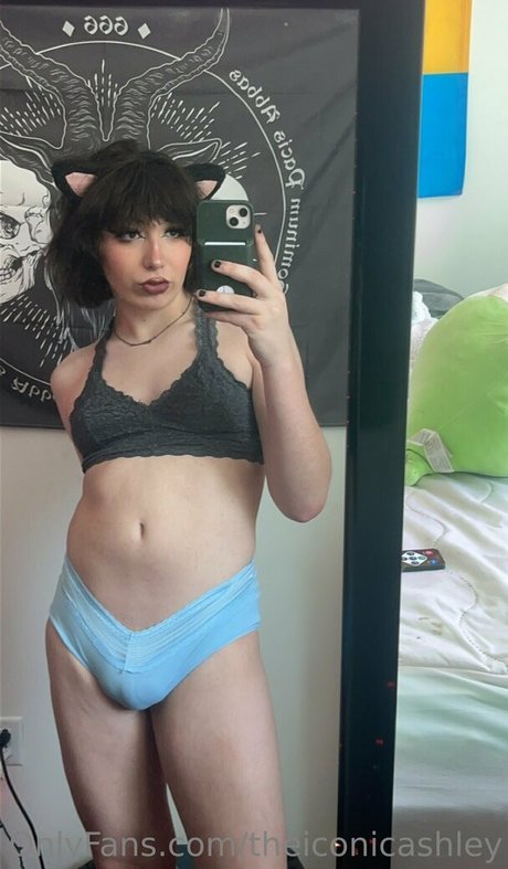 naked yoga onlyfans hot picture