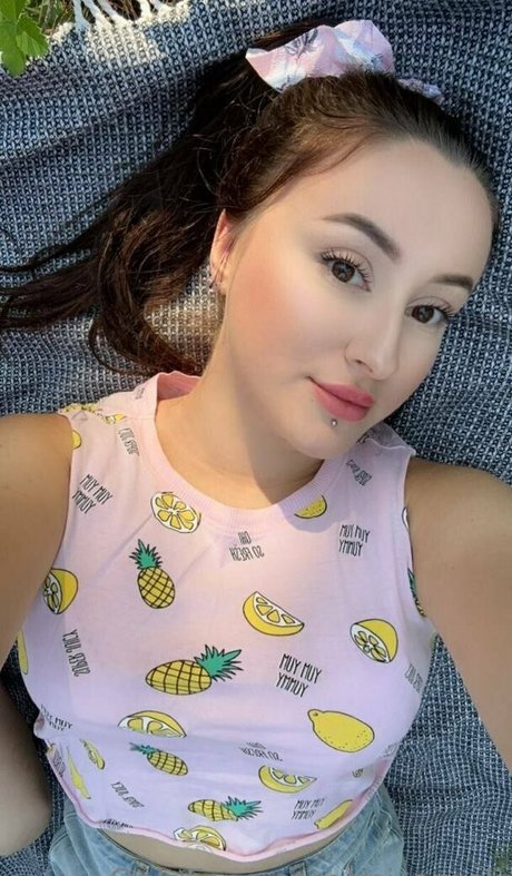 mi ameli pornstar image