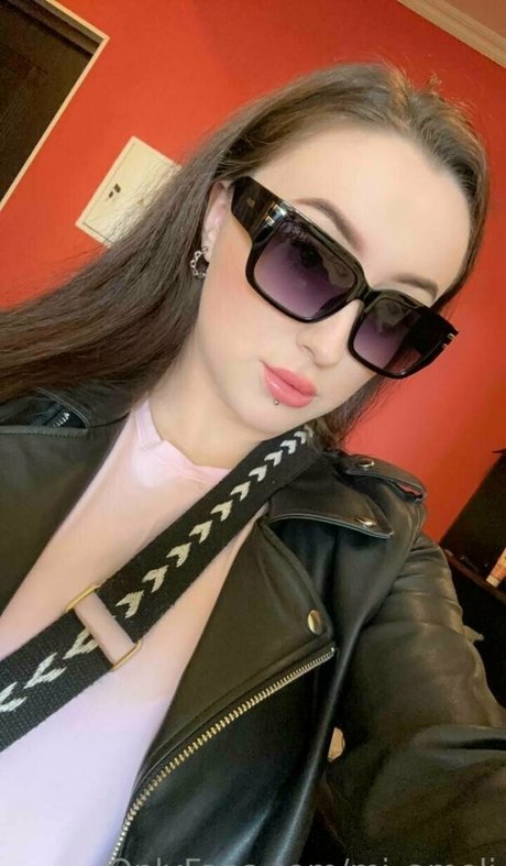 busty teen onlyfans nudes images