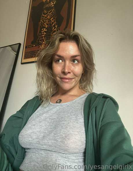 yesangelgirlx star naked pics