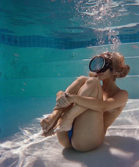 Marie Tomas porn model galleries