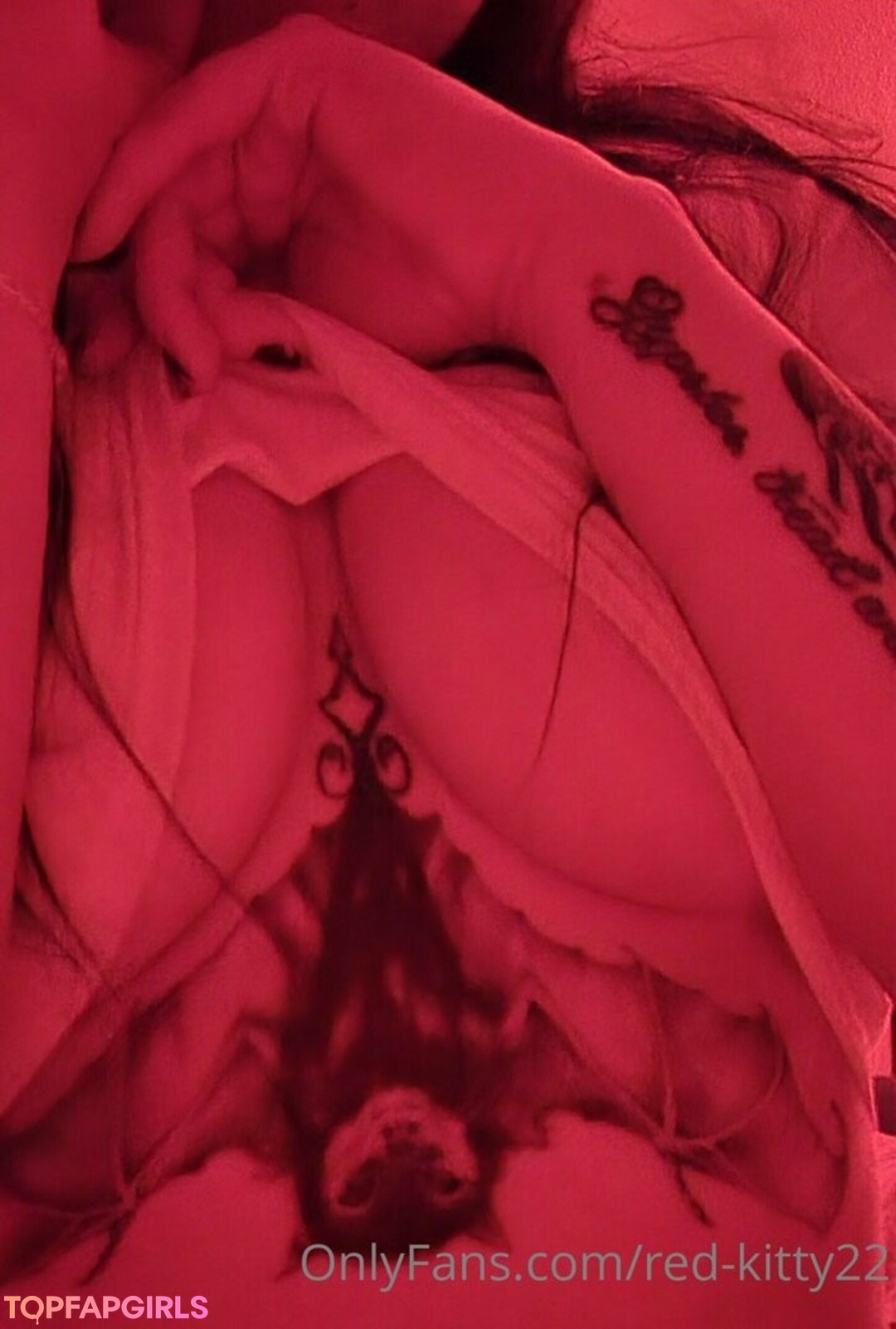 red kitty22 nudes model image