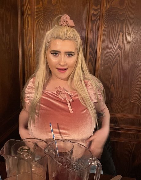 latina maid onlyfans nice picture