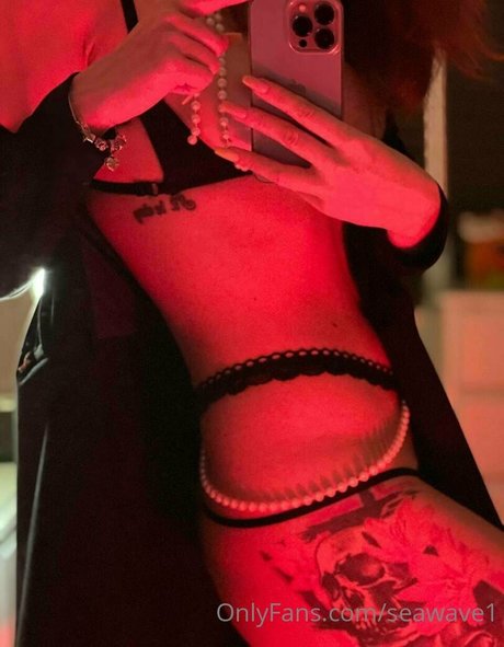 seawave1 star nudes img