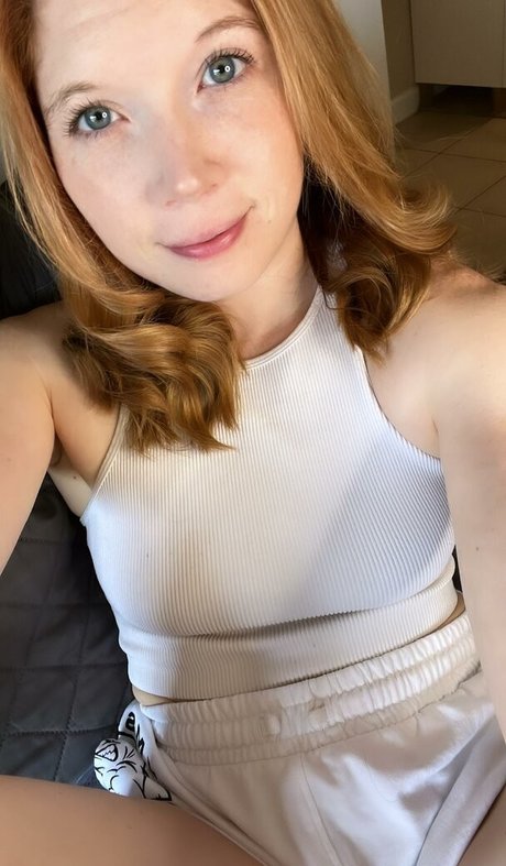 Peachy Noel high quality pornstar pic