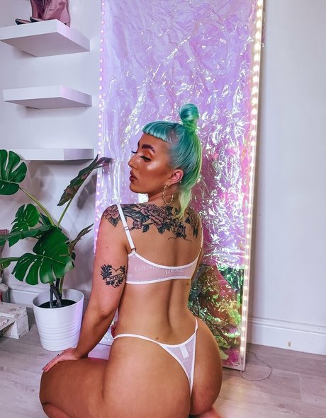 mimialmighty model nice pics