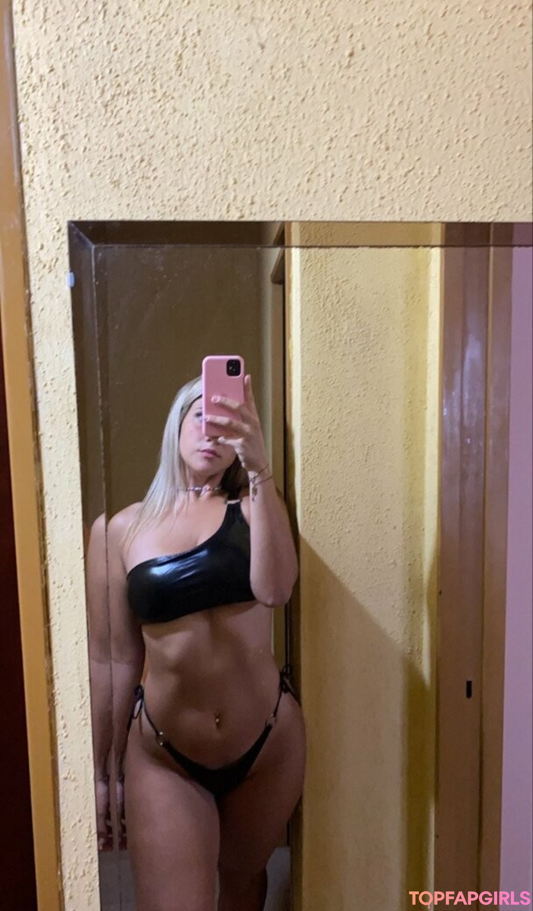 Yami Sanchez pornstar nude pics