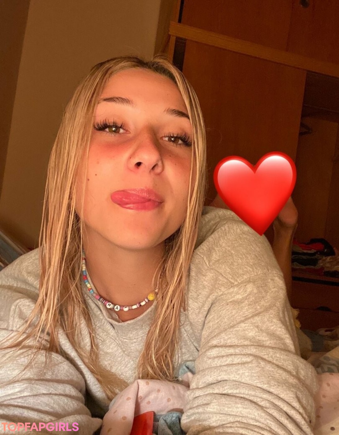 Yami Sanchez star hot pic