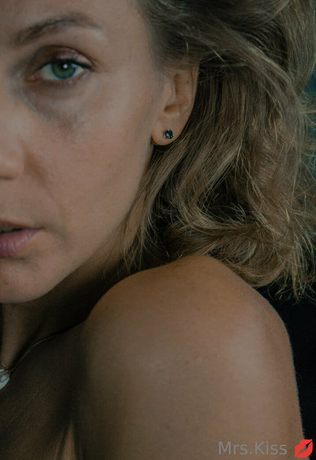 mrs kissvhs model adult images