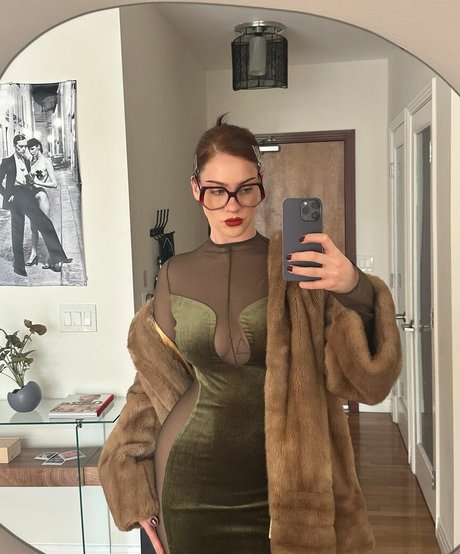 Tati Bruening sexy actress archive