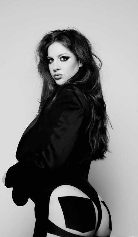 Tati Bruening erotic model photo