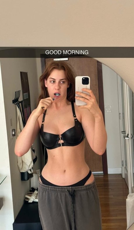 Tati Bruening star pornographic pic