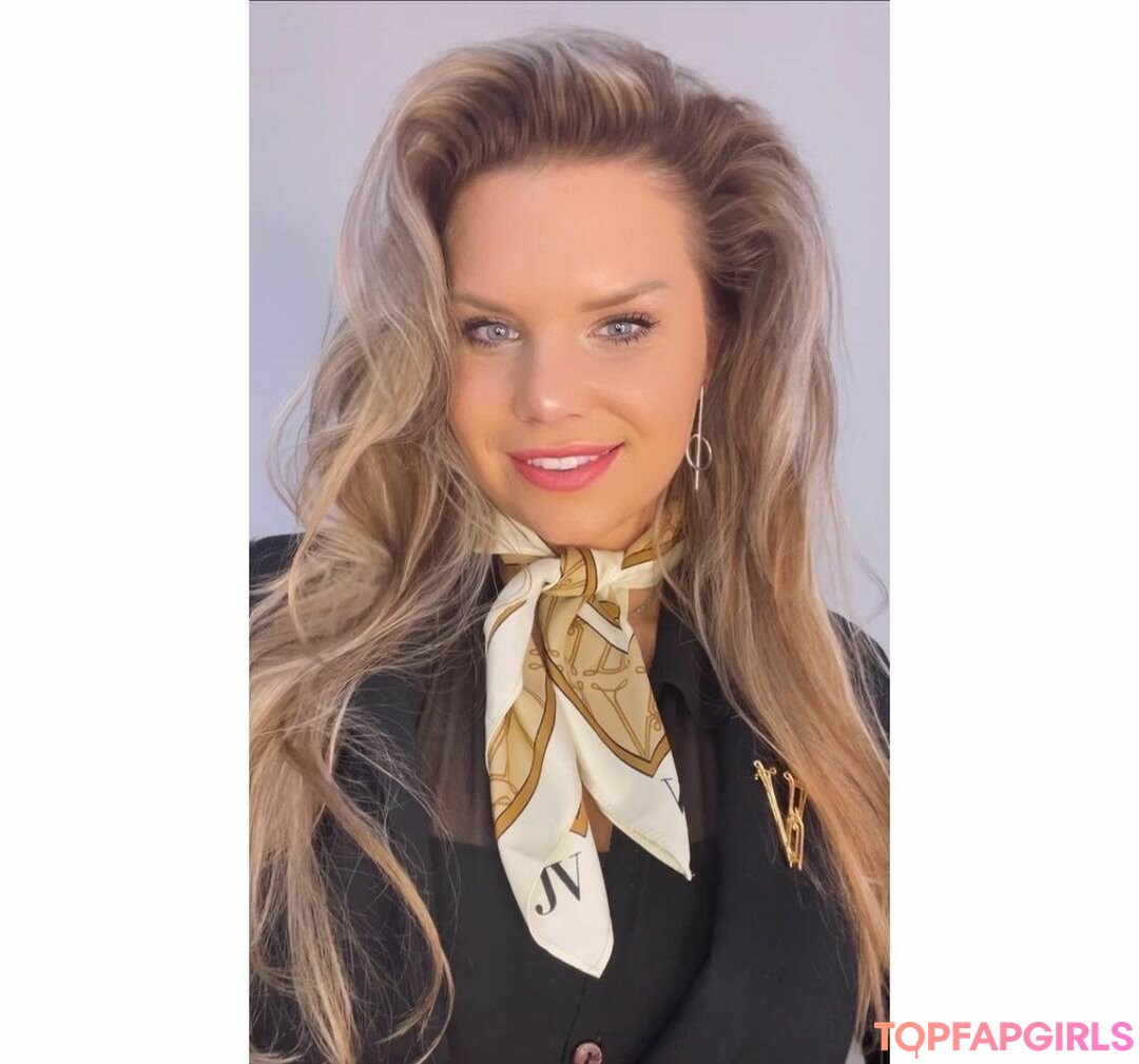 Joyce Straten model picture