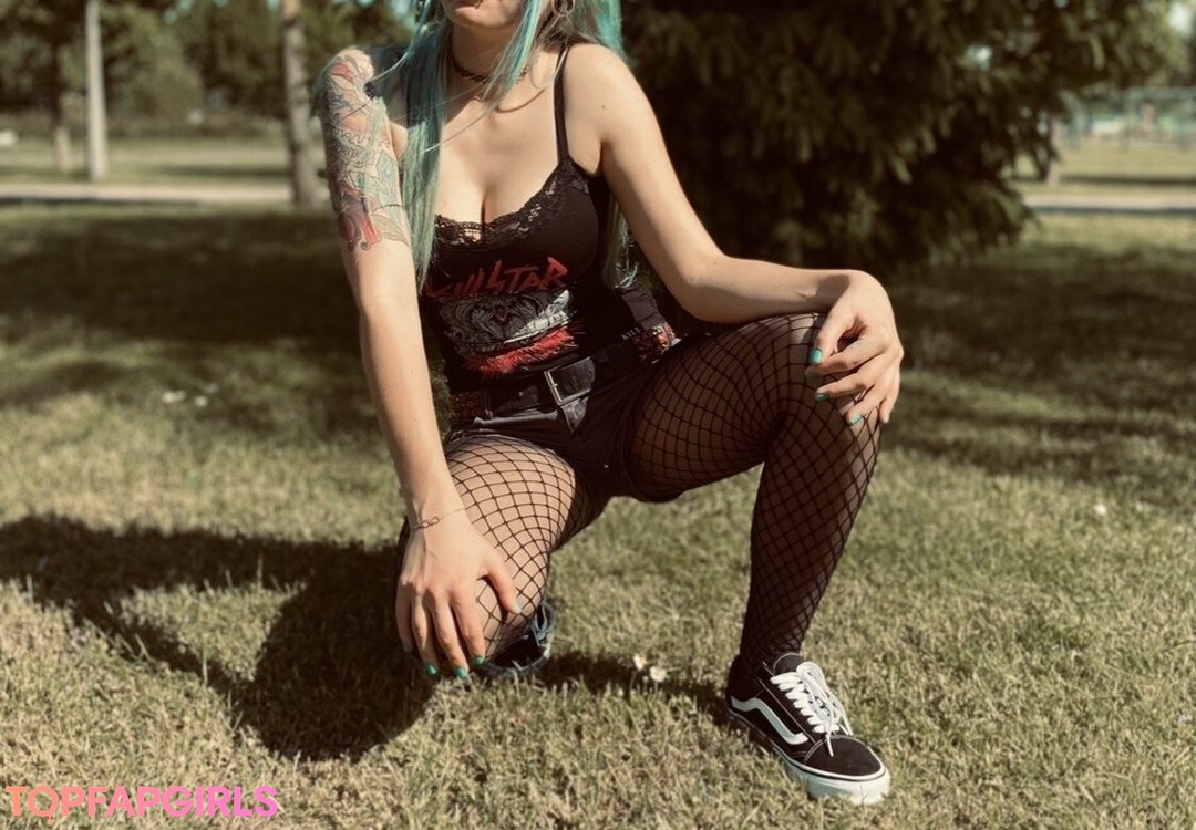 hollyhellfree model sexy image