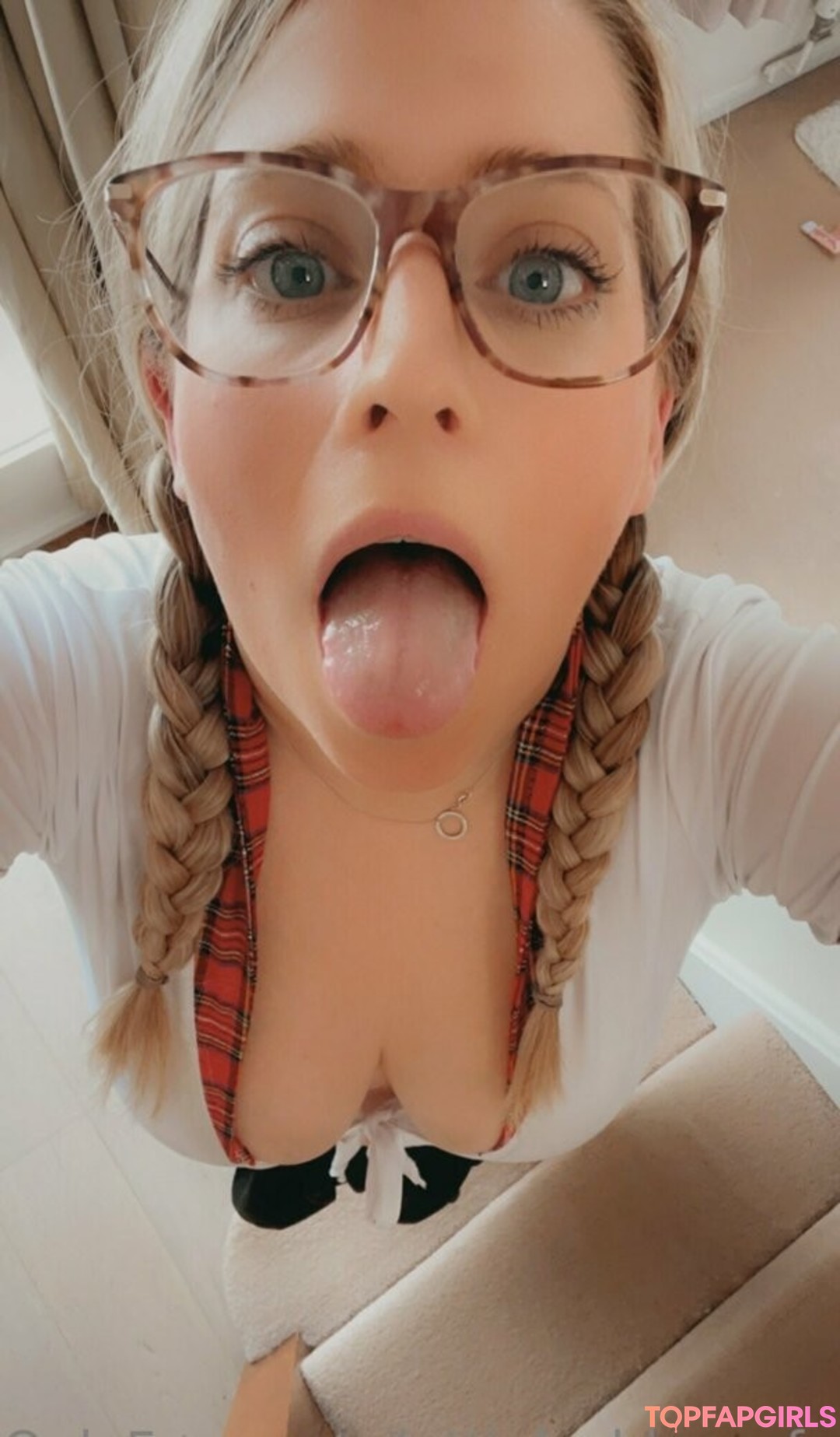 lottielushlovesfree nice model image