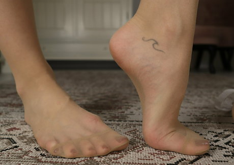 tinsleyteaser naked model images