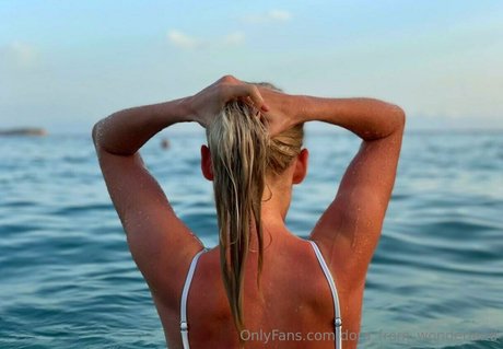 alice from wonderlandd profile image