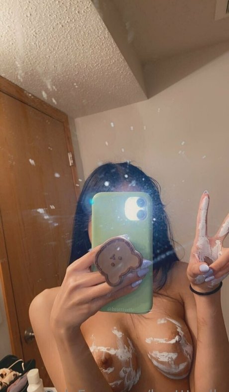 bratttyelle pornstar adult pic