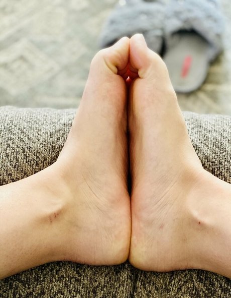 feet goddezz naked star images