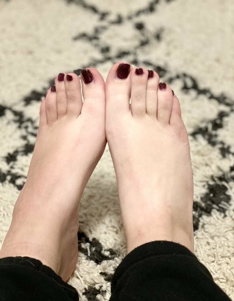 feet goddezz actress picture