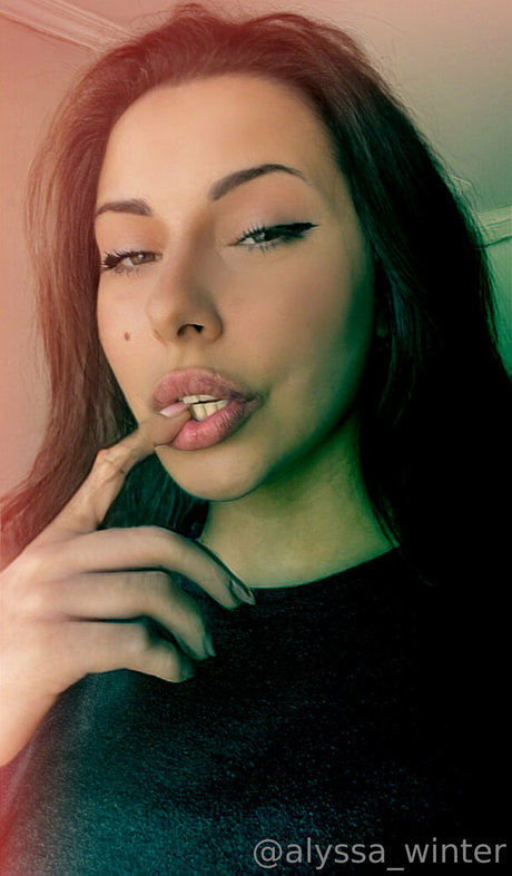 alyssa winter naked model photo