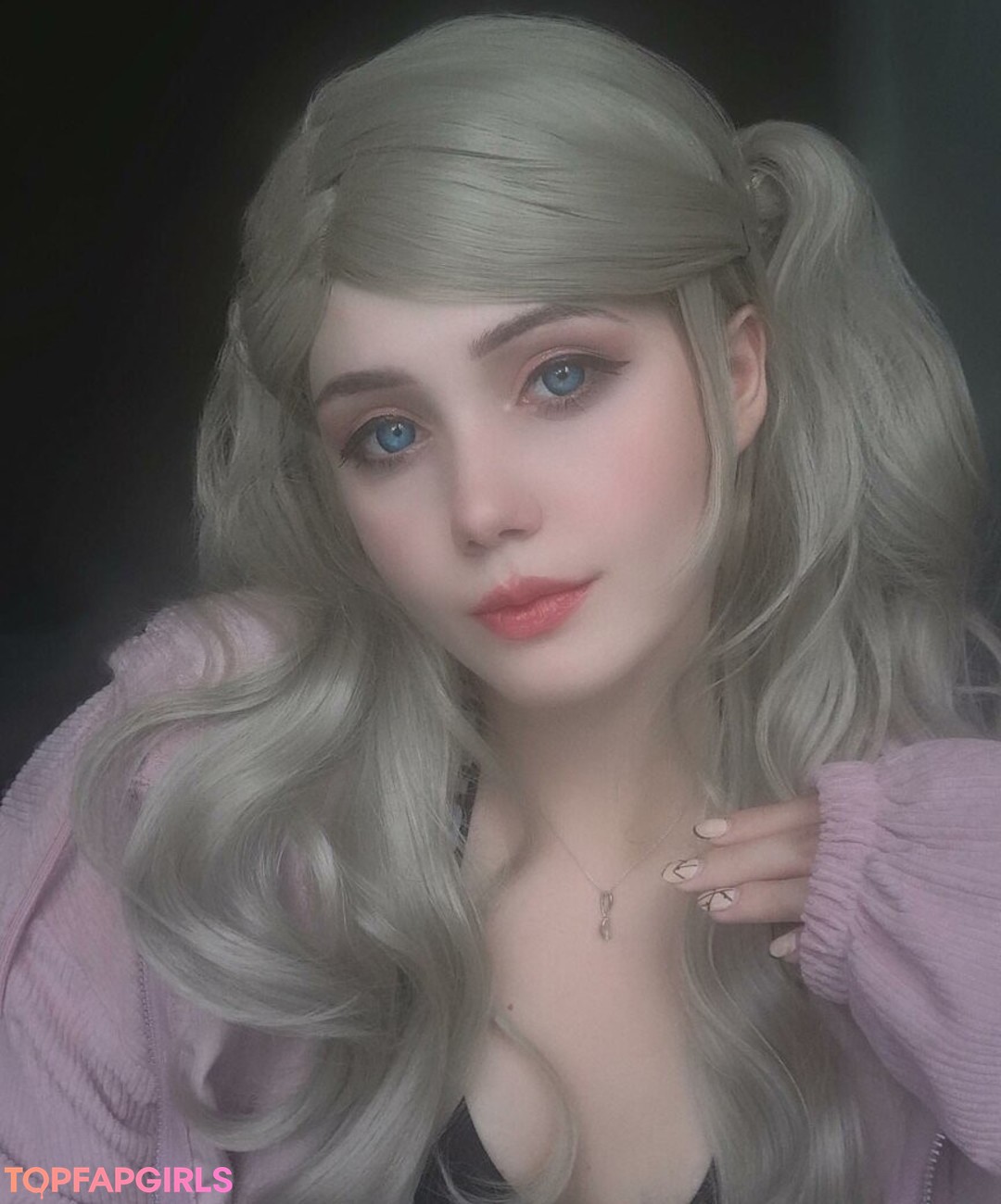 amateur blonde onlyfans pornographic images