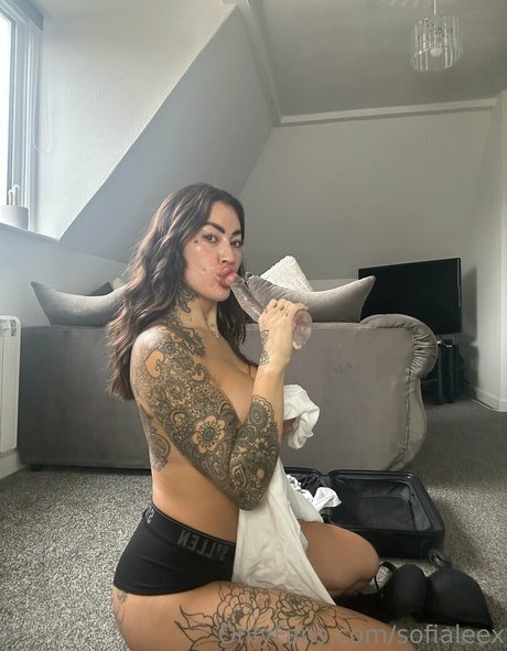 sofialeex nude model image