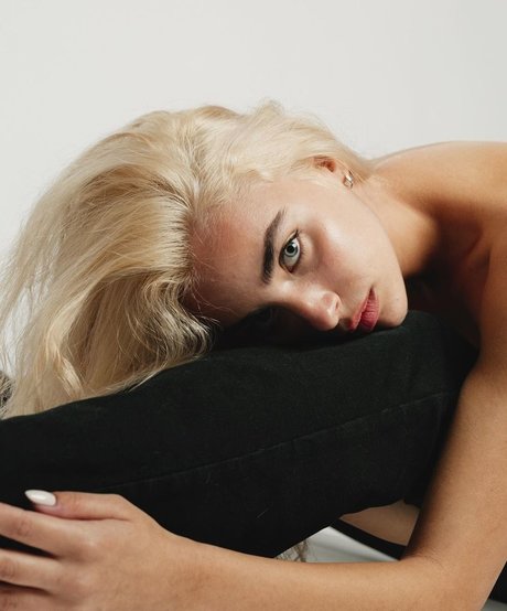 Emily Rinchita best model photo