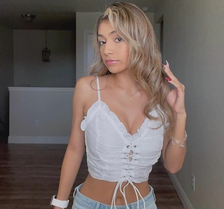 Justinee eeee erotic pornstar galleries