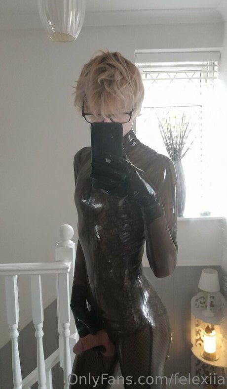 Felexiia porn model picture