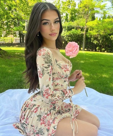 Julia Merekoulias nudes star galleries