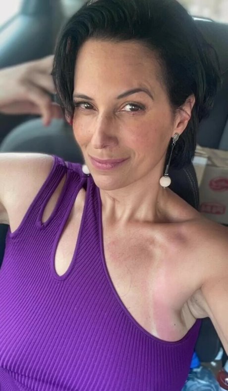 Ileuza Elias model hot images