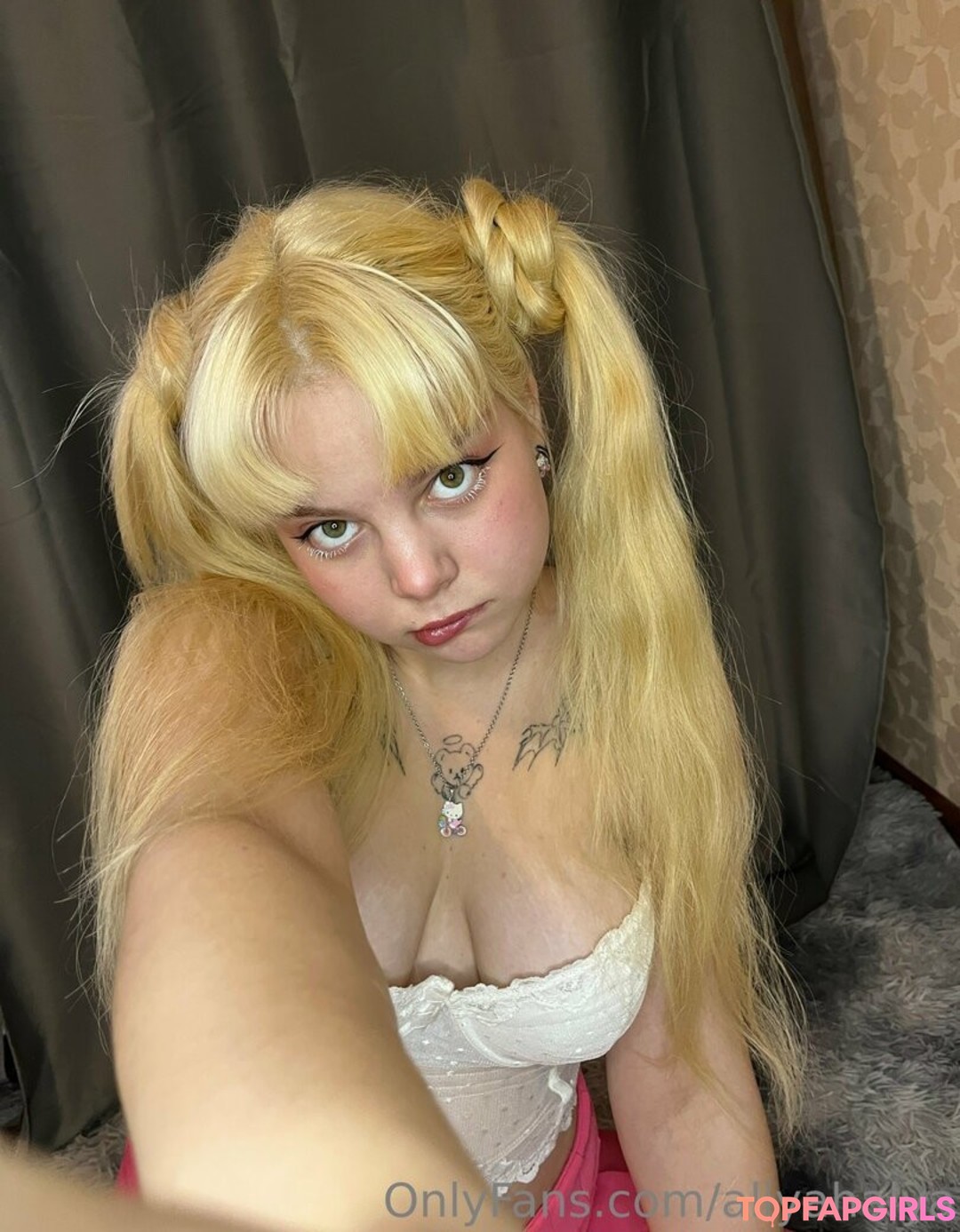 aliyahalya pornographic model pic