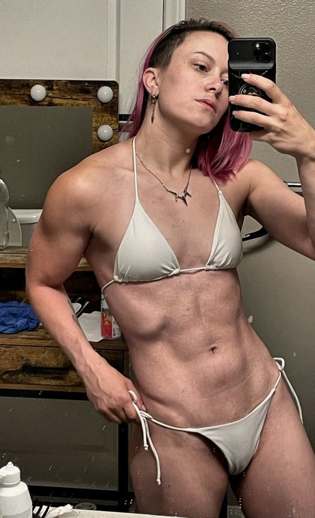 Claire Max free star pictures